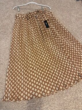NWT ALICE BLUE PLEATED SKIRT-SIZE Small